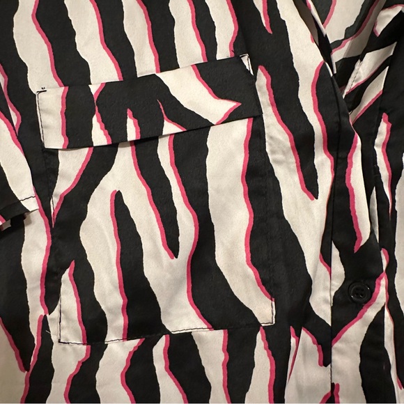 COLLUSION silky jumpsuit in zebra print - Picture 3 of 4